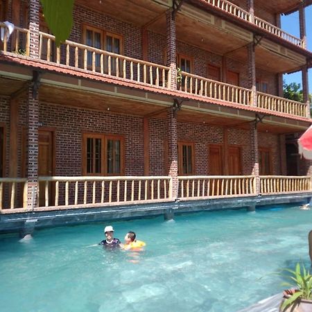 Ho Nui Dinh Hotel Ninh Bình Exteriör bild