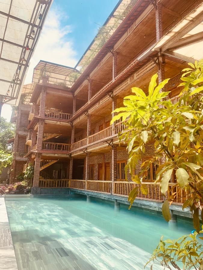 Ho Nui Dinh Hotel Ninh Bình Exteriör bild