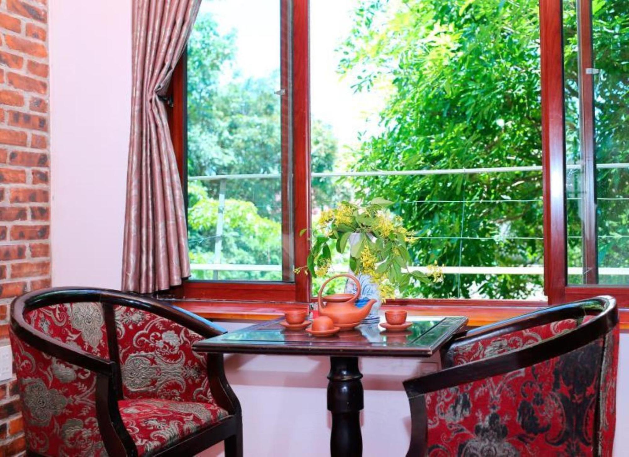 Ho Nui Dinh Hotel Ninh Bình Exteriör bild