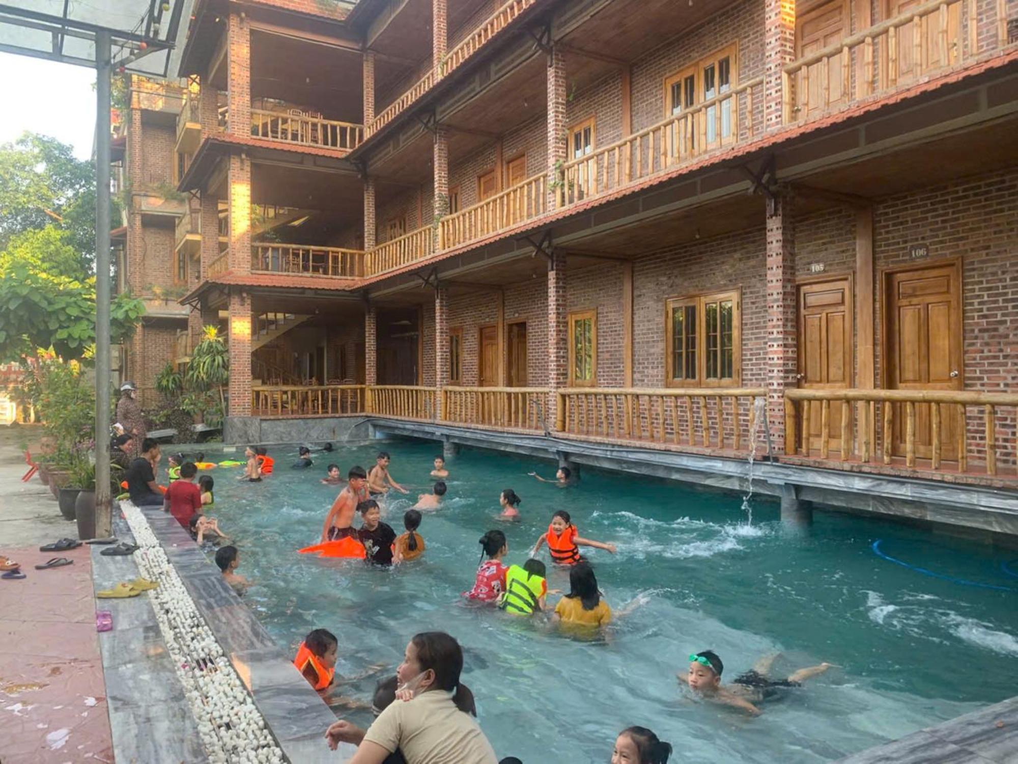 Ho Nui Dinh Hotel Ninh Bình Exteriör bild