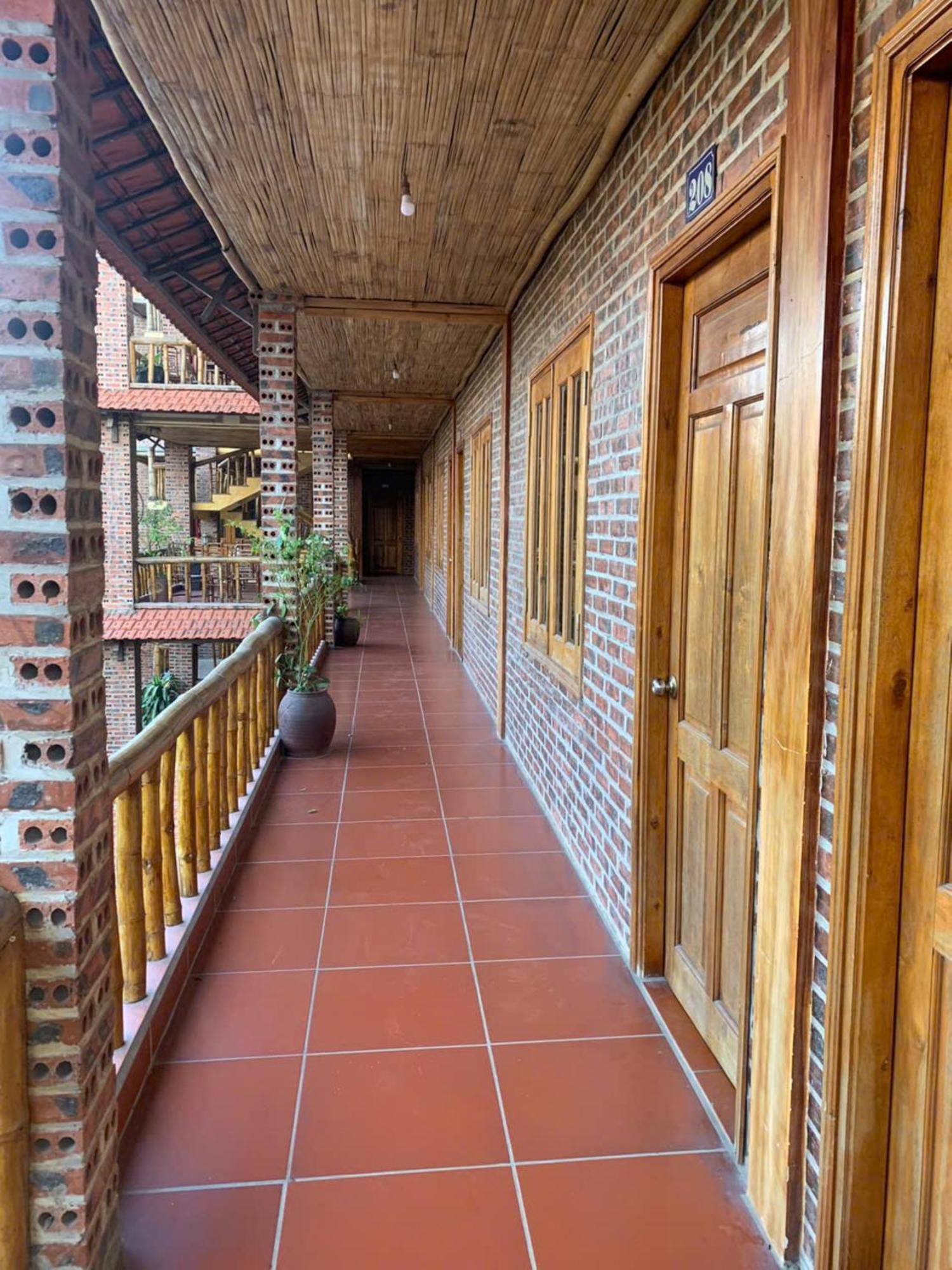 Ho Nui Dinh Hotel Ninh Bình Exteriör bild